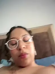 Shara_dreams stripchat stream image