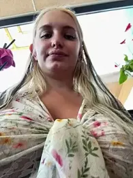 Milkyy_wway stripchat stream image