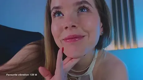 milly_shy stripchat stream image