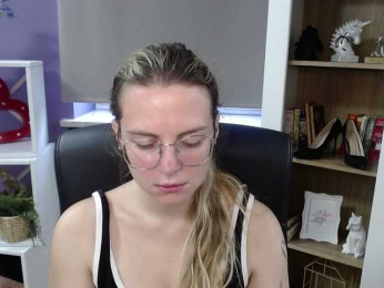 Soft-Zoey bongacams stream image