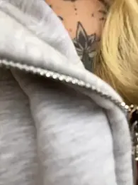 babydolll stripchat stream image