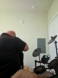 Strong_Bear89 stripchat stream image