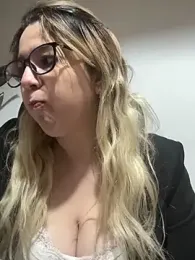 amooraaamoon stripchat stream image