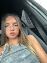 AngelinaMoore stripchat stream image