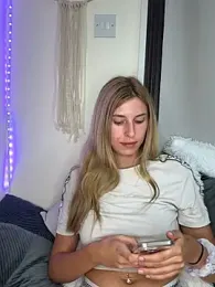 emma05 stripchat stream image