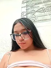 -VICKKY stripchat stream image