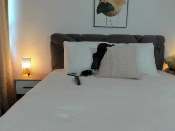 BlondeB0mbshell bongacams stream image