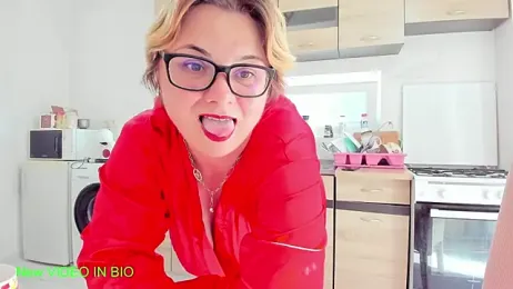 Julia35 stripchat stream image