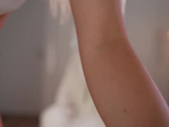 kriss0leoo chaturbate stream image