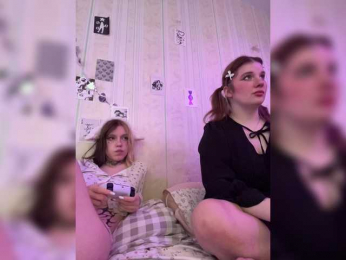 Molly-and-Ewa bongacams stream image