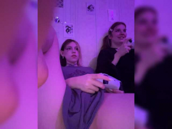 Molly-and-Ewa bongacams stream image