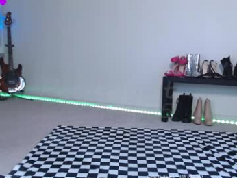 petitebrat chaturbate stream image