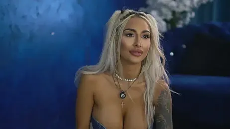 GoldenAmber stripchat stream image