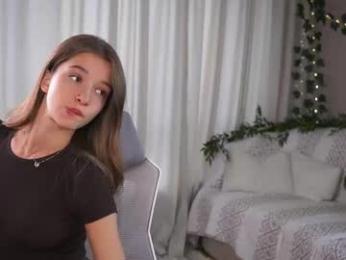little_poetry chaturbate stream image, 28.06.2025 16:40