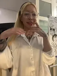 babydolll stripchat stream image