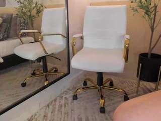 leathompson1 camsoda stream image