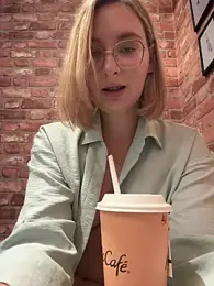 The_Snowwhitee stripchat stream image