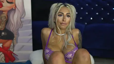 GoldenAmber stripchat stream image