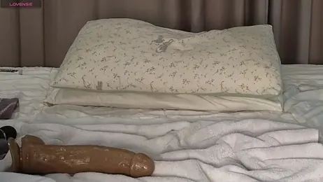 LucyNuty stripchat stream image