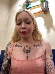 babydolll stripchat stream image