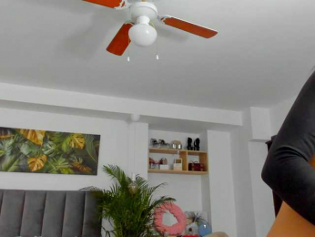 Fancy-t33n bongacams stream image