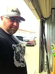 Strong_Bear89 stripchat stream image