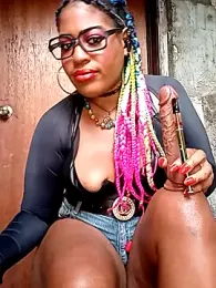 AmazonianMistress stripchat stream image