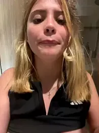 _Alice_1 stripchat stream image