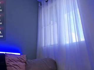 mollyybloom camsoda stream image