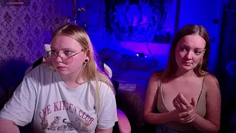 Radiants_two stripchat stream image