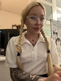 babydolll stripchat stream image