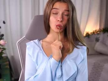little_poetry chaturbate stream image, 16.07.2025 14:10