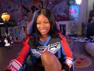 lovenzia camsoda stream image