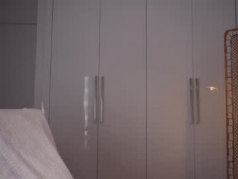 kriss0leoo chaturbate stream image