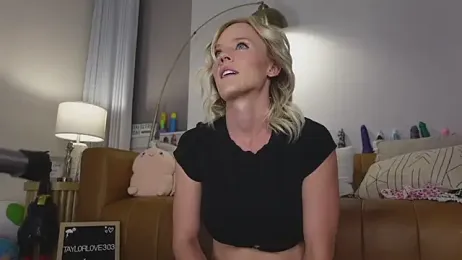 Taylorlove303 stripchat stream image