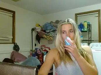 missymilf stripchat stream image