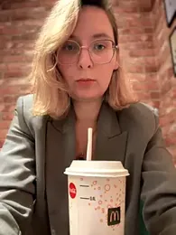 The_Snowwhitee stripchat stream image