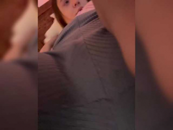 LittleDelora bongacams stream image