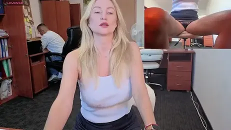 legsLONG stripchat stream image