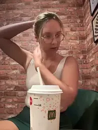 The_Snowwhitee stripchat stream image