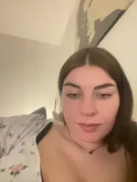 EllyNora stripchat stream image