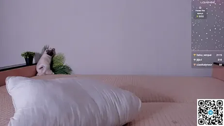 emmelieflorence stripchat stream image