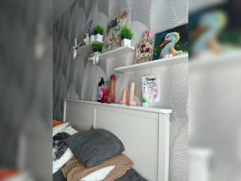 -Tiki-Riki- bongacams stream image