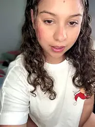 Shara_dreams stripchat stream image