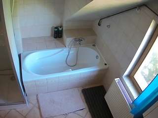 voyeurcam-julmodels-bath-2nd-1 camsoda stream image