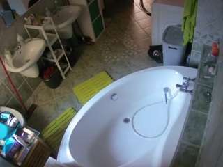 voyeurcam-julmodels-bath-1st-1 camsoda stream image