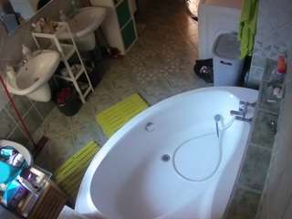 voyeurcam-julmodels-bath-1st-1 camsoda stream image