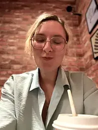 The_Snowwhitee stripchat stream image