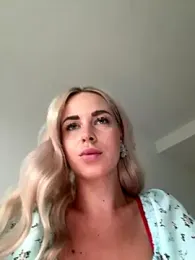 streetdoll stripchat stream image