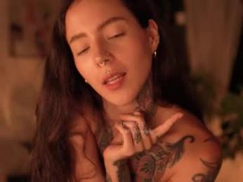 effylowell_ chaturbate stream image, 20.08.2025 02:10